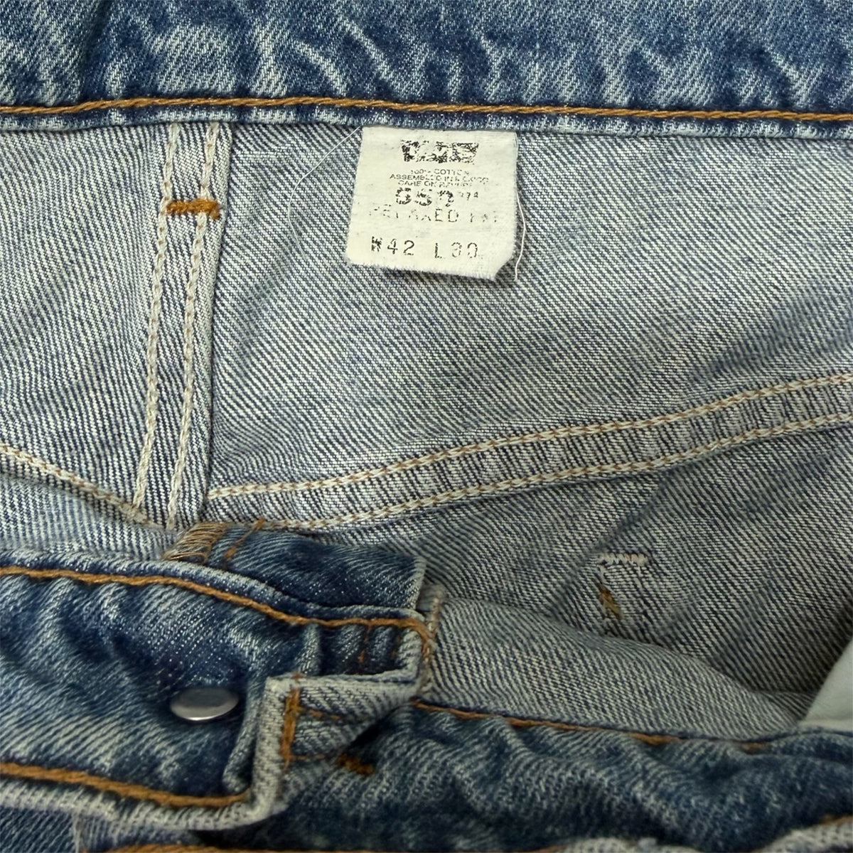 Levi's Jeans (W42 L30)